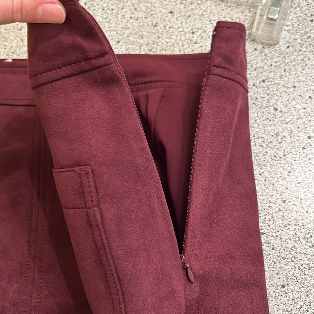 NWT Loft Faux Suede Burgundy Skirt- Size 12 - Picture 7 of 15